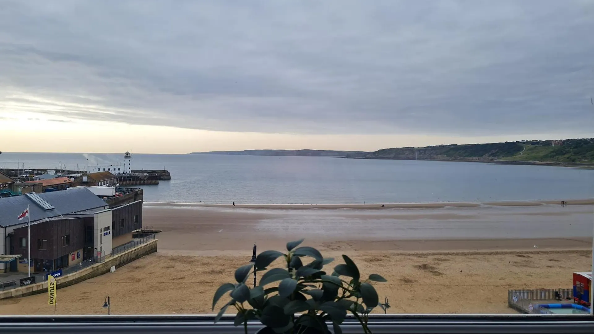 Yorkshire Rose - 2 Bed Apartment Sleeps 6 Scarborough